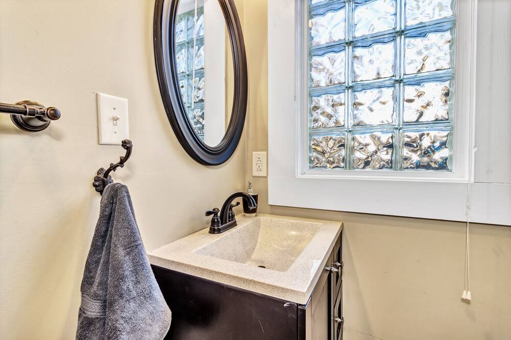 Photo of Bathroom in Royal Pines