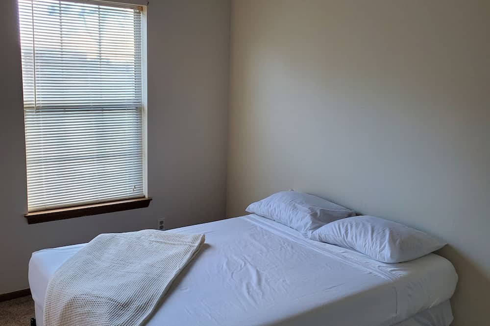 Photo of Bedroom in Central Newport News