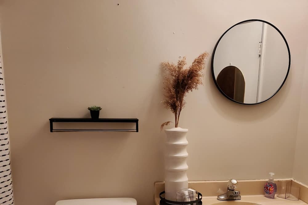 Photo of Bathroom in Central Newport News
