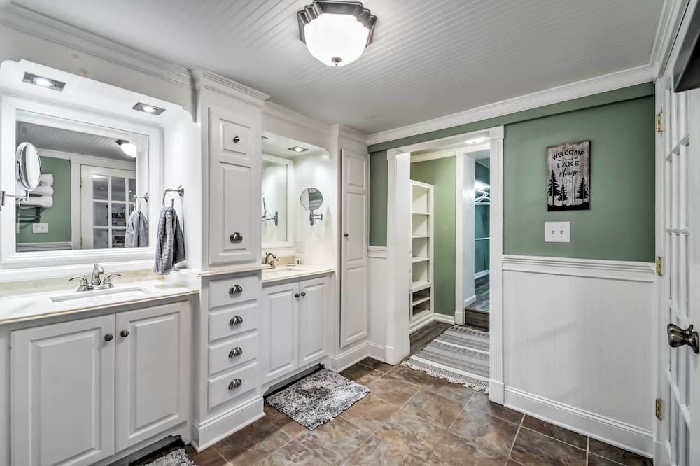 Photo of Bathroom in Etoile