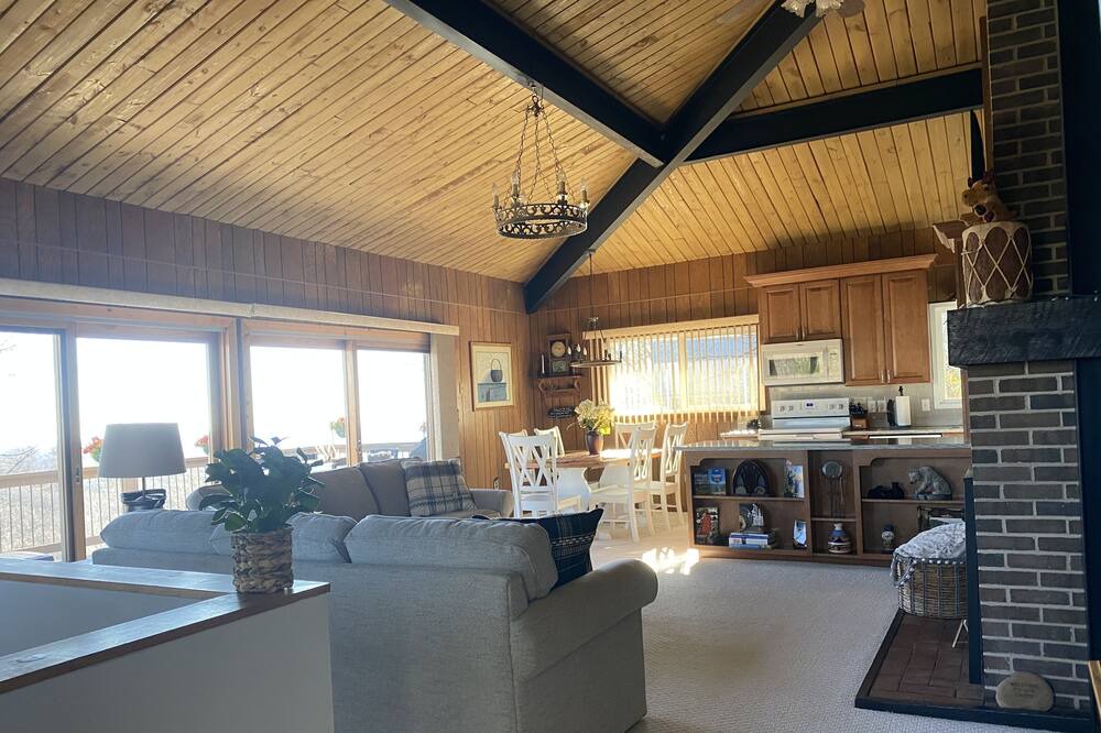 Photo of Livingroom in Dan River