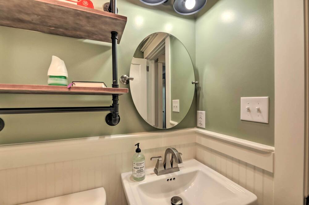 Photo of Bathroom in New Bern