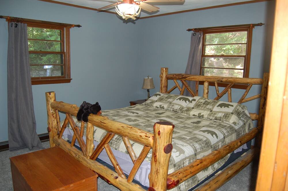Photo of Bedroom in Roanoke