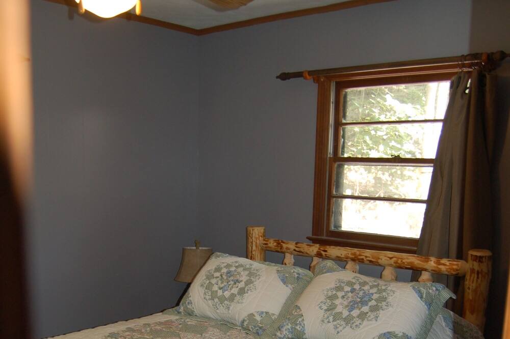 Photo of Bedroom in Roanoke