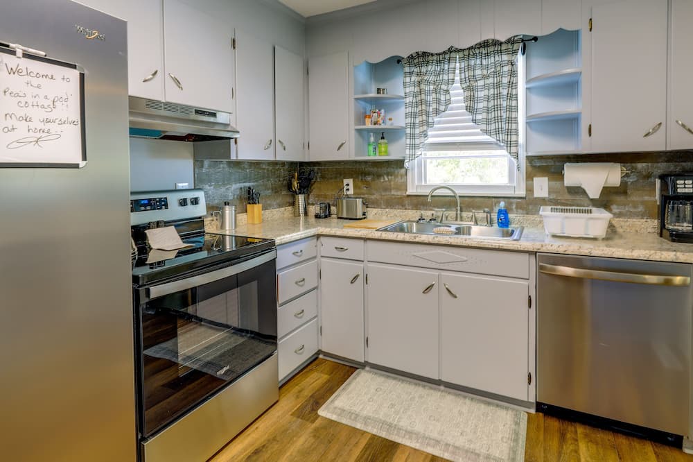 Photo of Kitchen in Arapahoe
