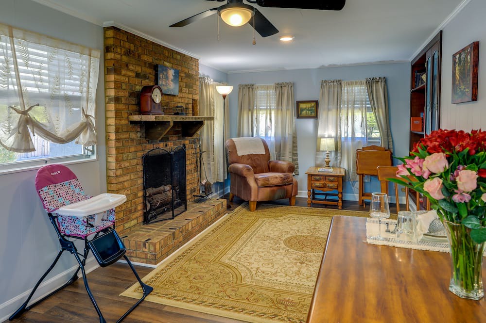 Photo of Livingroom in Arapahoe