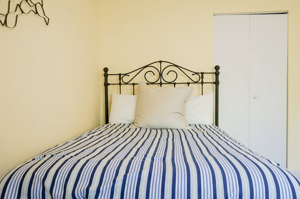 Photo of Bedroom in Bronston