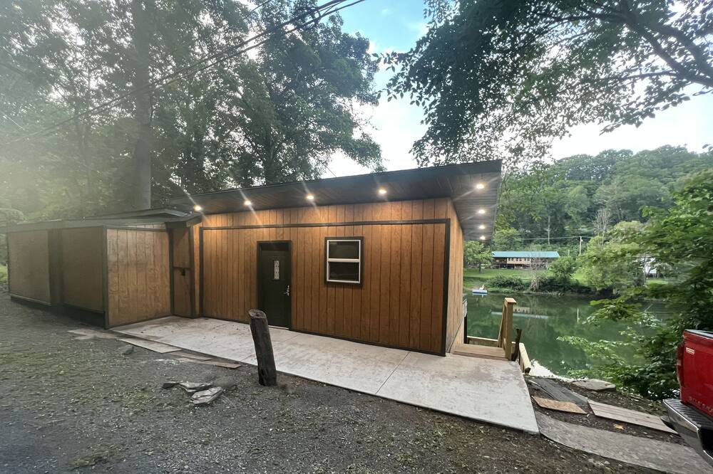 Photo of Outdoor in Hinton