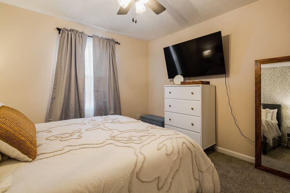 Photo of Bedroom in Jeffersontown