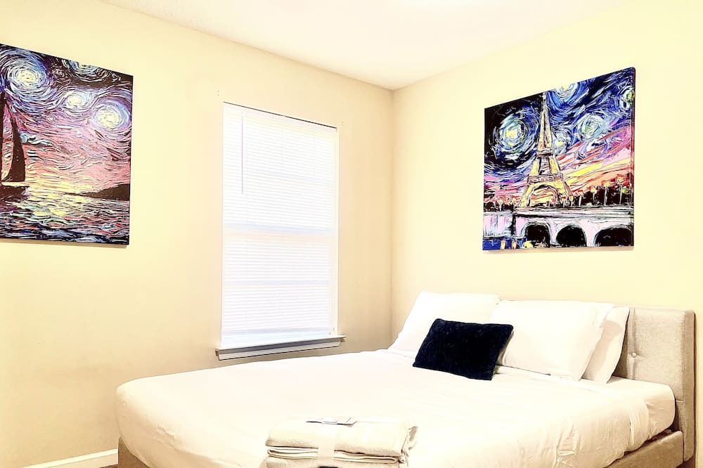 Photo of Bedroom in North Newport News