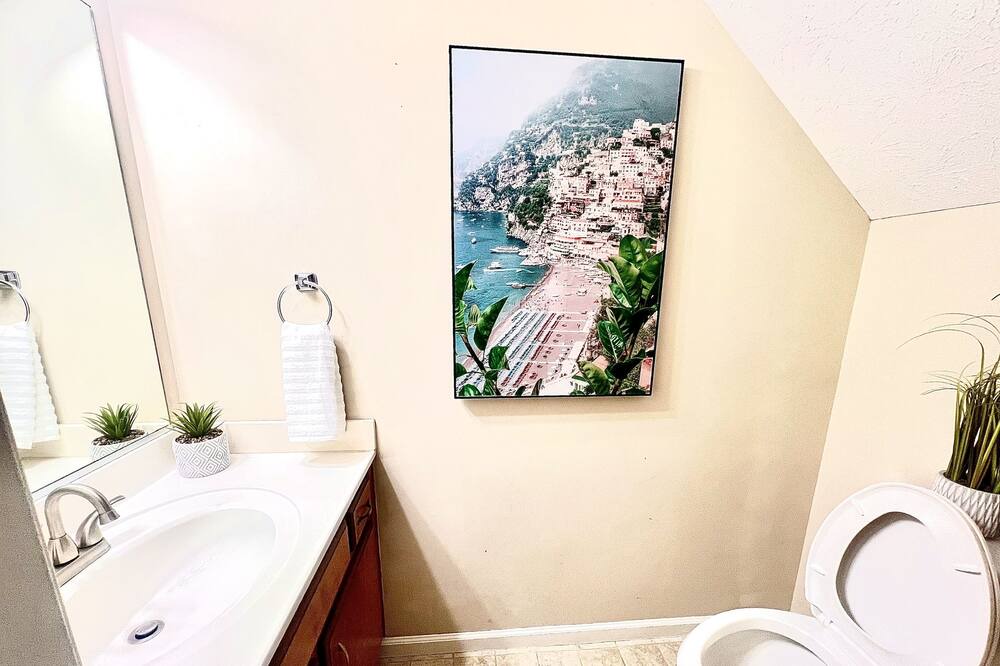 Photo of Bathroom in North Newport News