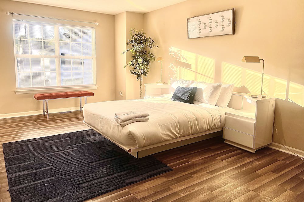 Photo of Bedroom in North Newport News