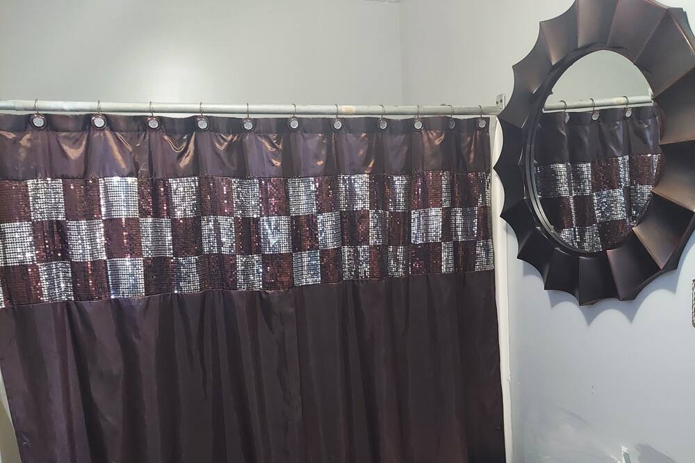 Photo of Bathroom in Mosby
