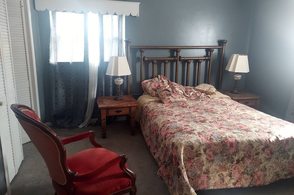 Photo of Bedroom in Mosby