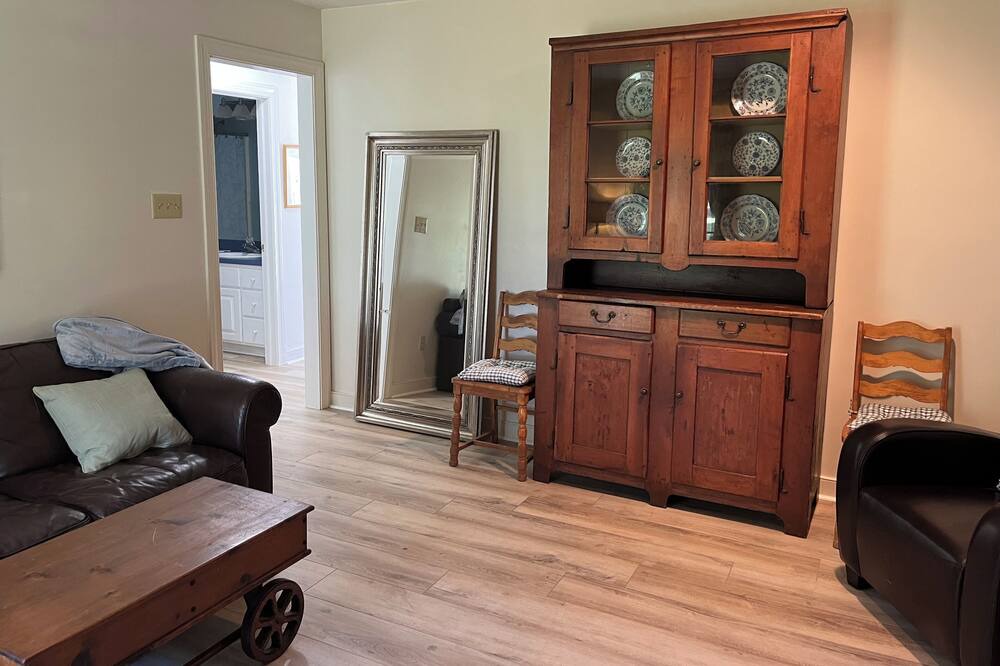 Photo of Livingroom in West Point