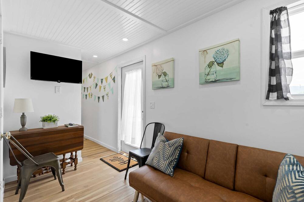 Photo of Bedroom in Lookout Valley Neighborhood Association