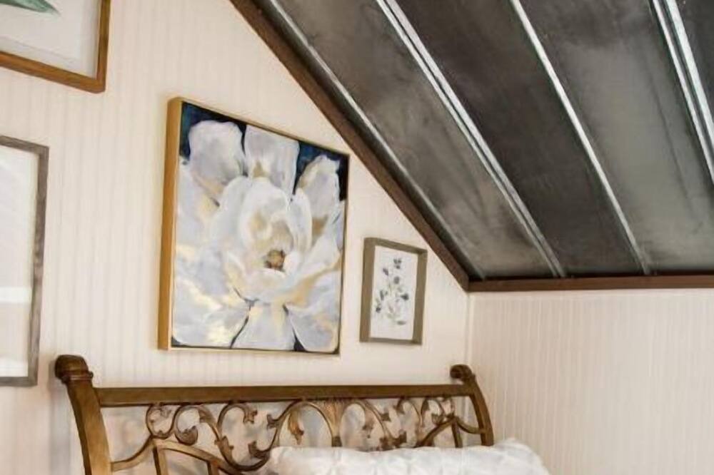 Photo of Bedroom in Mills River