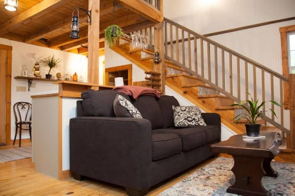 Photo of Livingroom in Mills River