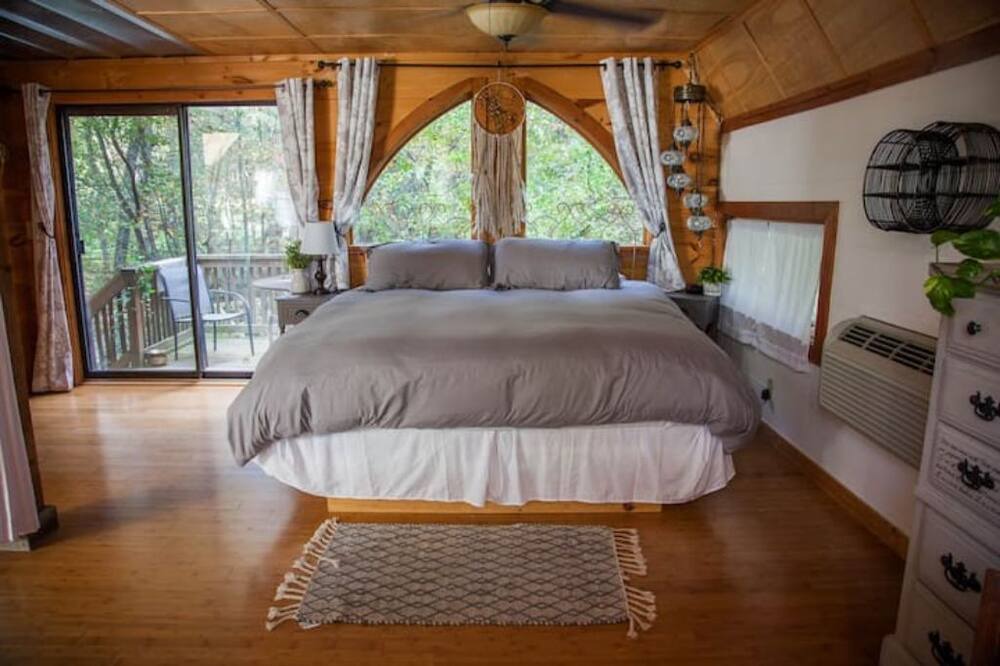 Photo of Bedroom in Mills River