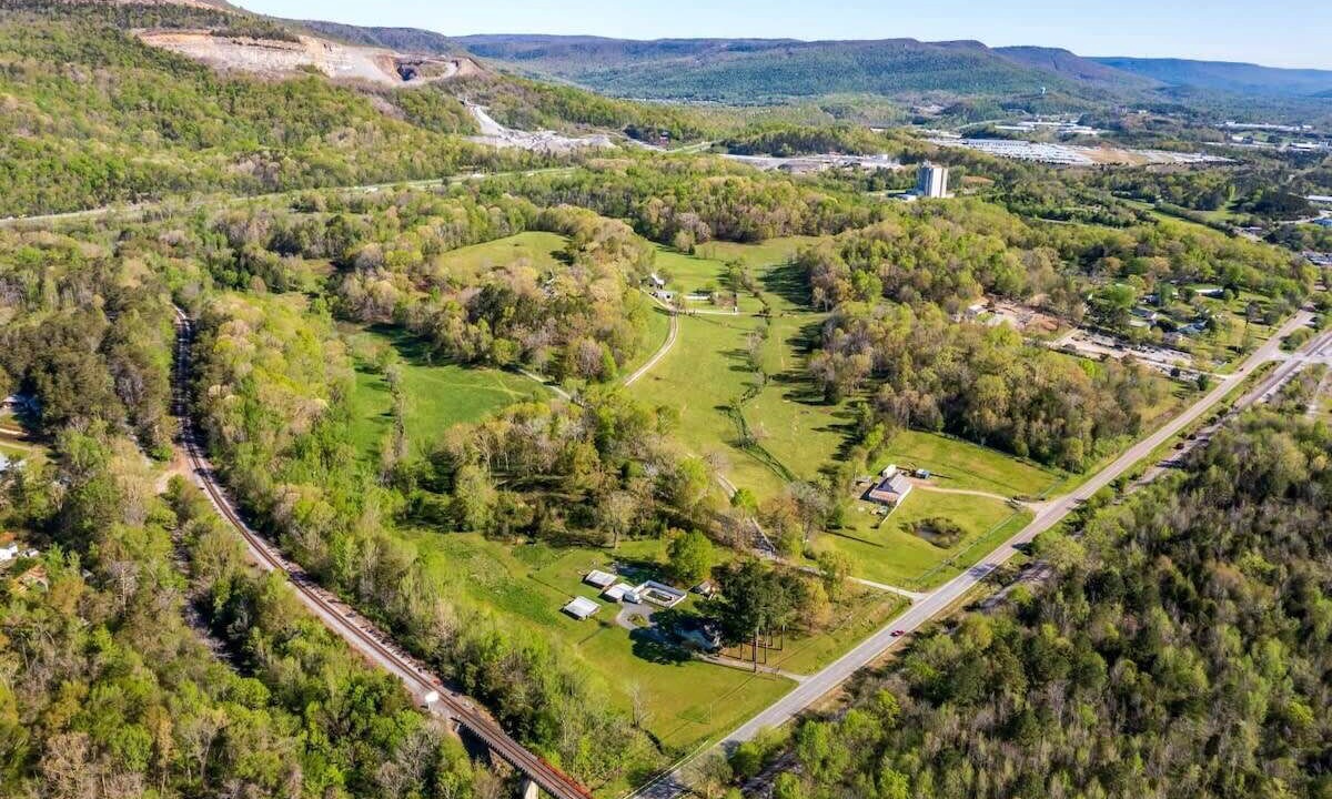 Photo of Outdoor in Lookout Valley Neighborhood Association