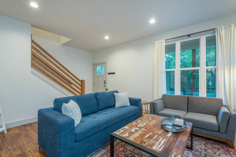 Photo of Livingroom in Asheville