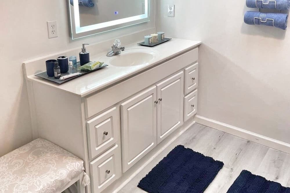Photo of Bathroom in Allons