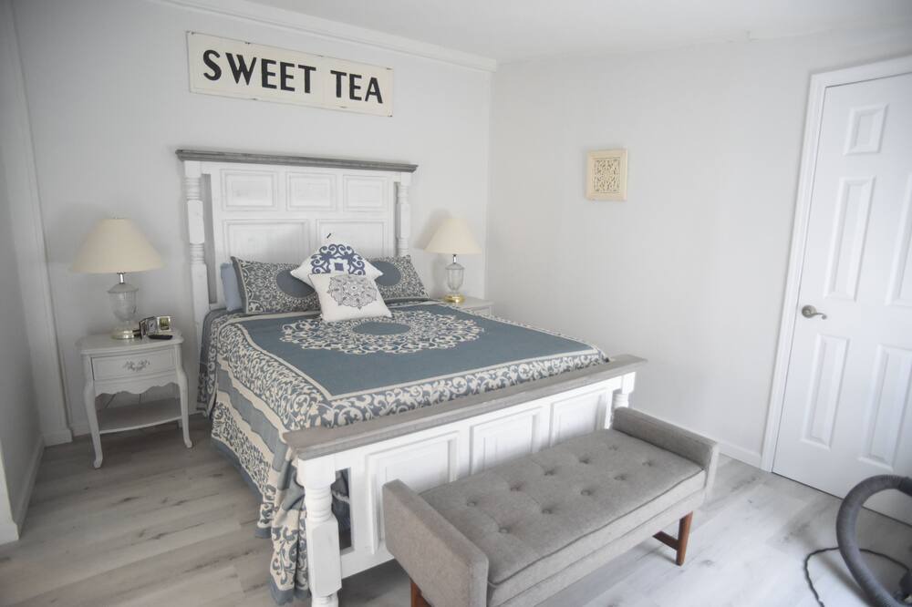 Photo of Bedroom in Allons
