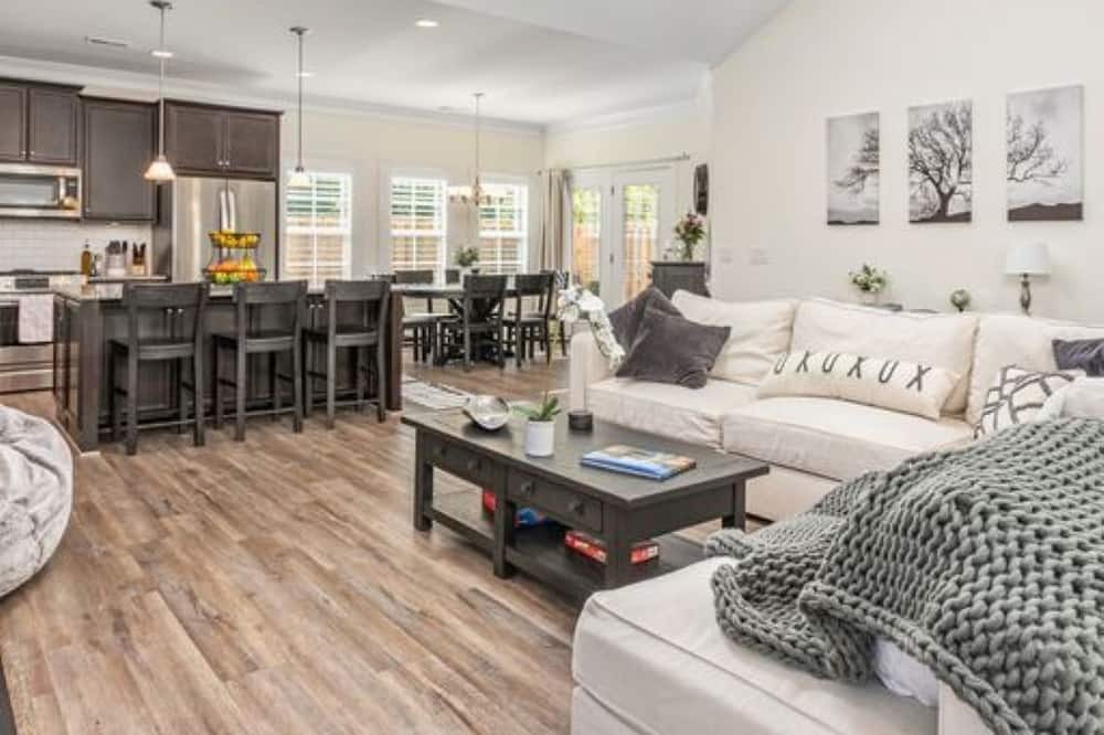 Photo of Livingroom in Gibsonville