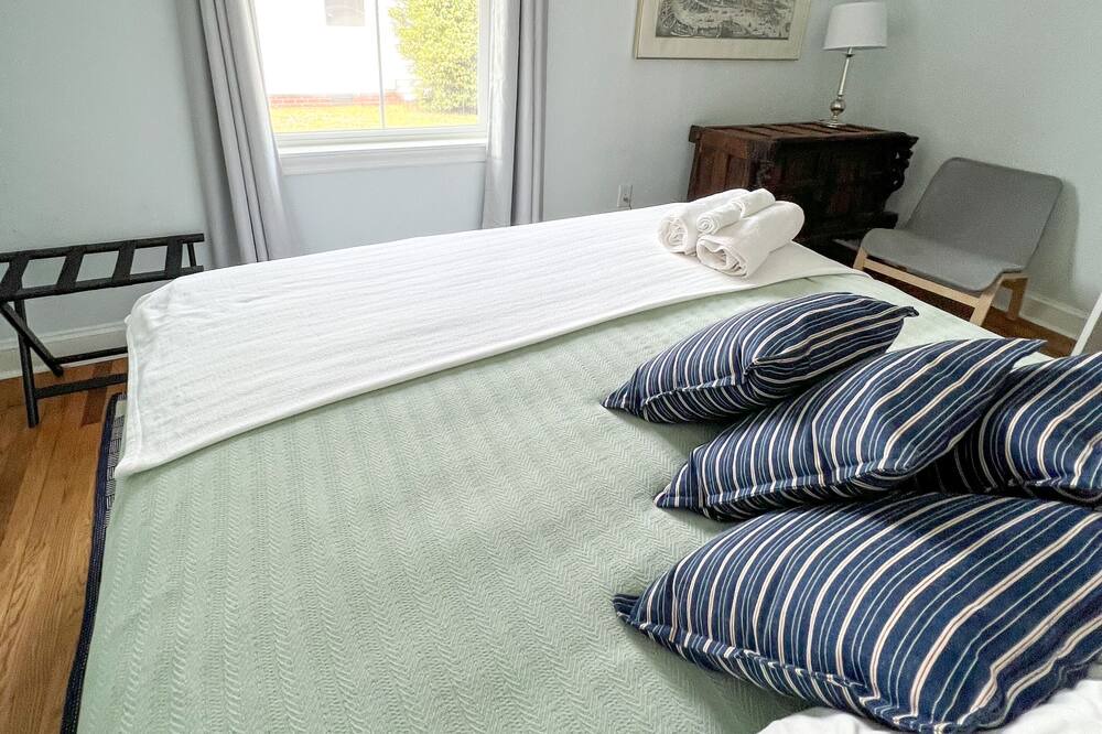 Photo of Bedroom in Morehead City