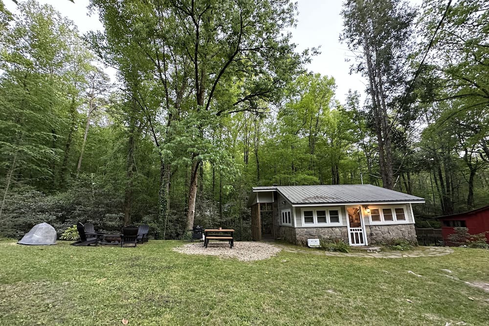 Photo of Outdoor in Rocky Bottom
