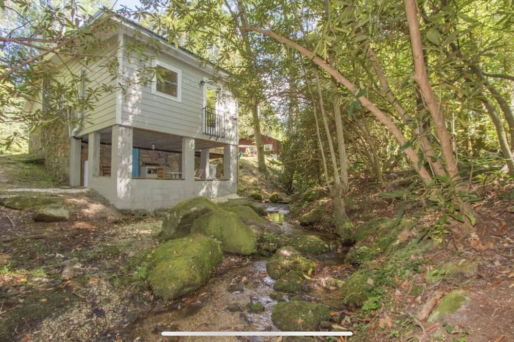 Photo of Outdoor in Rocky Bottom