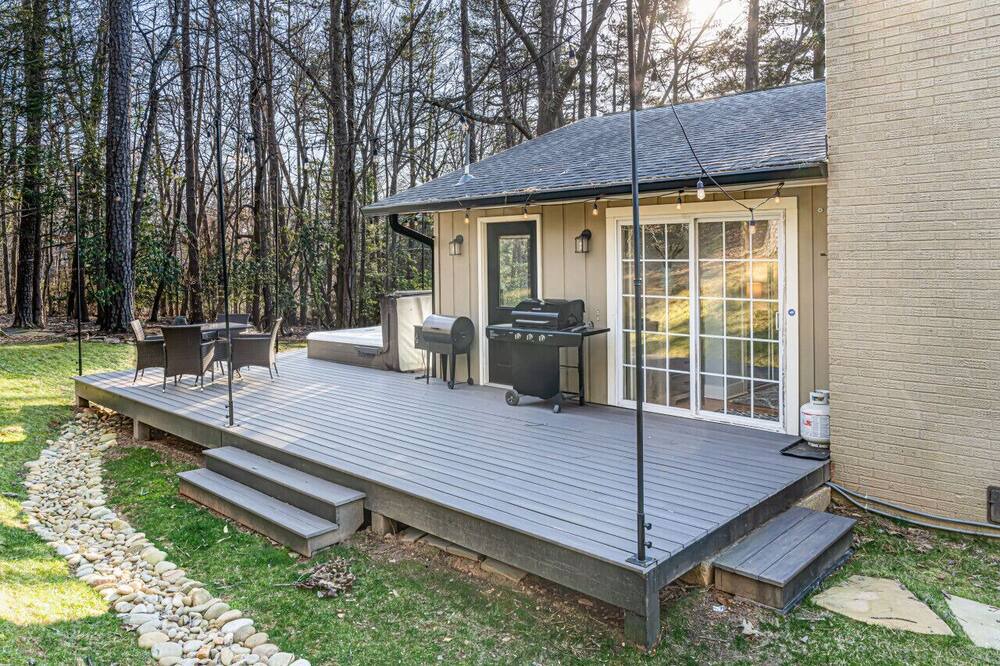 Photo of Outdoor in Avery Creek