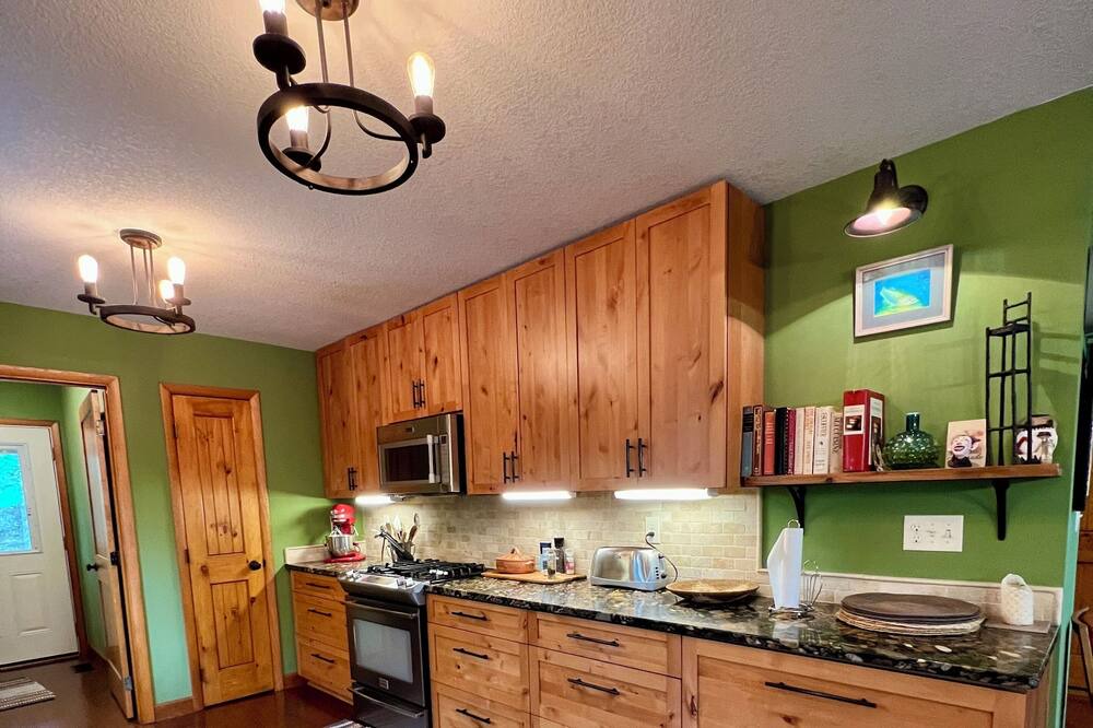 Photo of Kitchen in Avery Creek