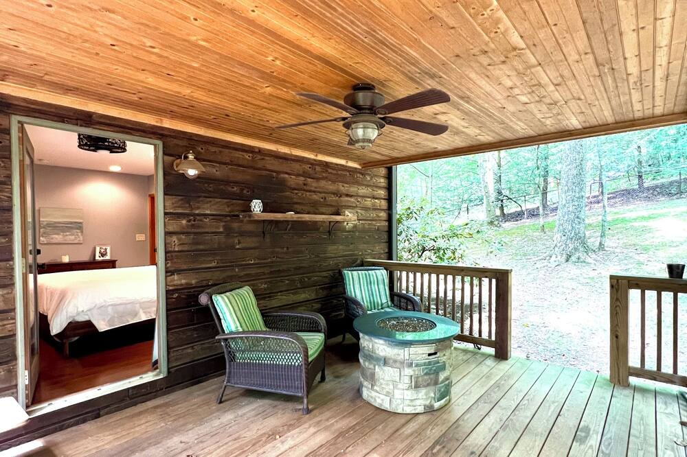 Photo of Outdoor in Avery Creek