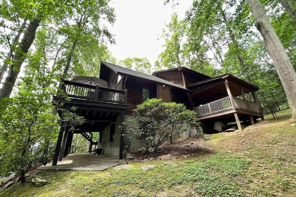 Photo of Outdoor in Avery Creek