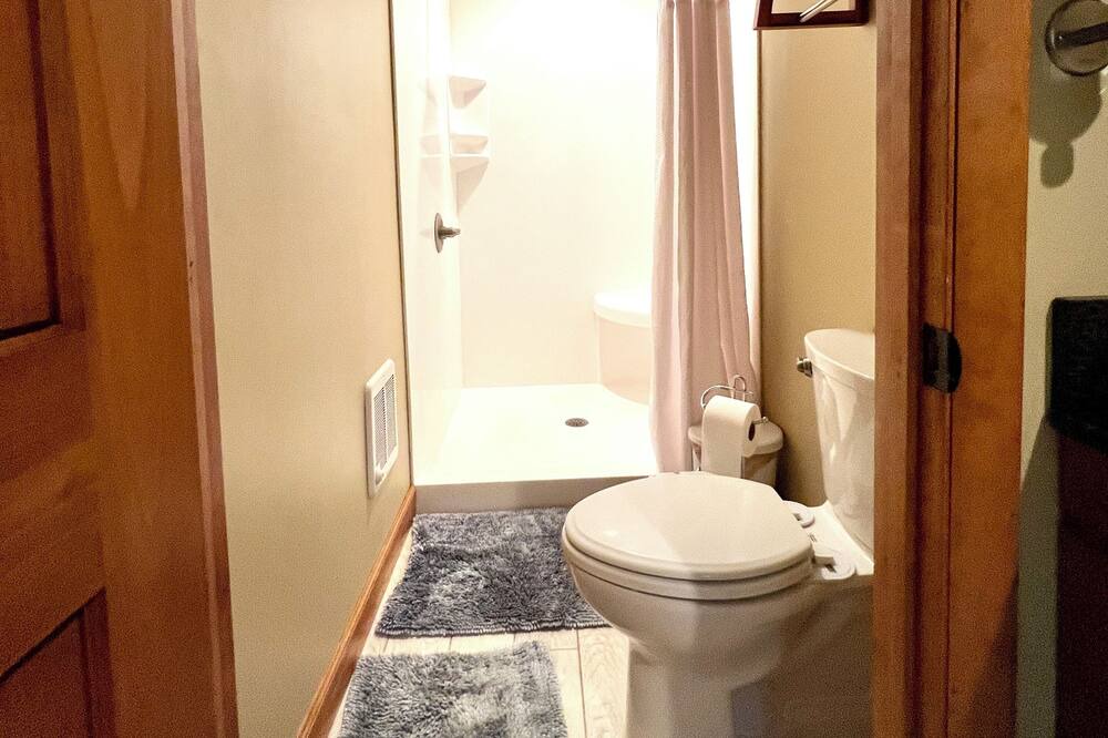 Photo of Bathroom in Avery Creek