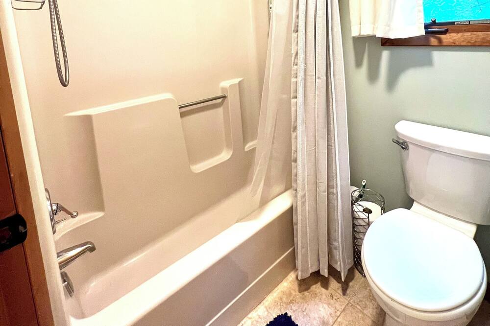 Photo of Bathroom in Avery Creek
