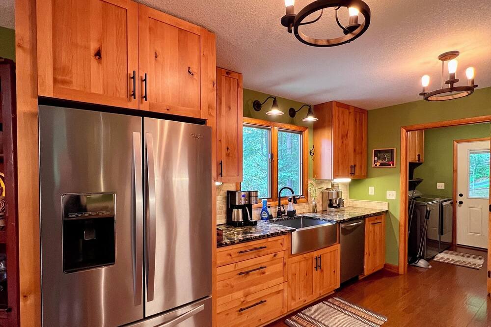Photo of Kitchen in Avery Creek