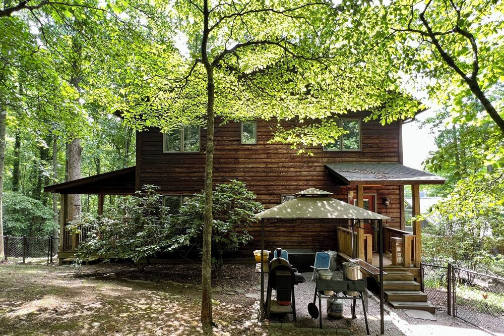 Photo of Outdoor in Avery Creek