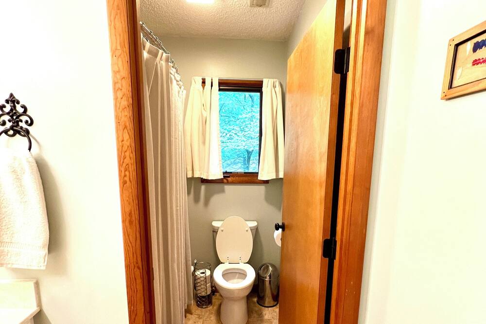 Photo of Bathroom in Avery Creek