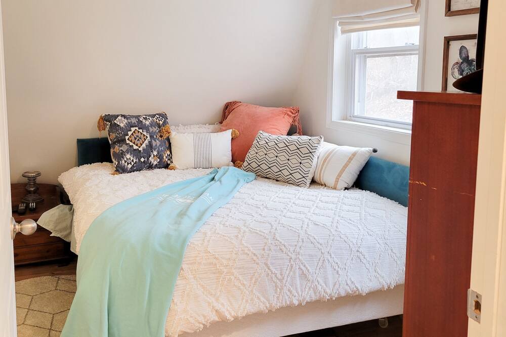 Photo of Bedroom in Goodview