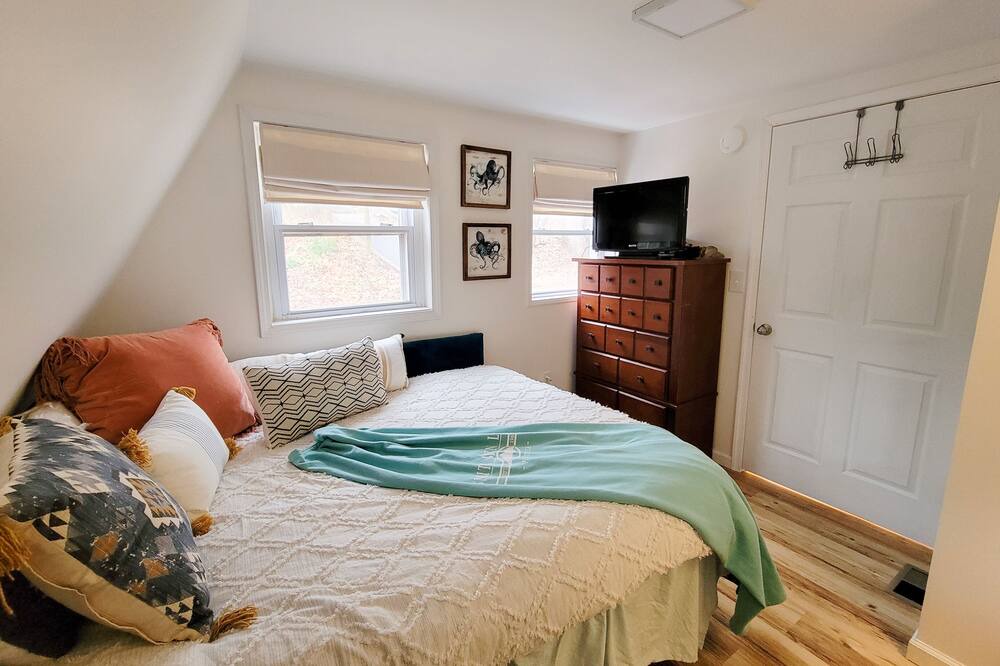 Photo of Bedroom in Goodview