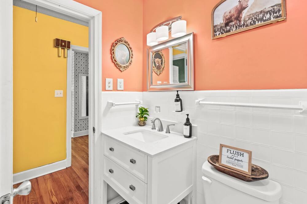 Photo of Bathroom in Old Irving Park