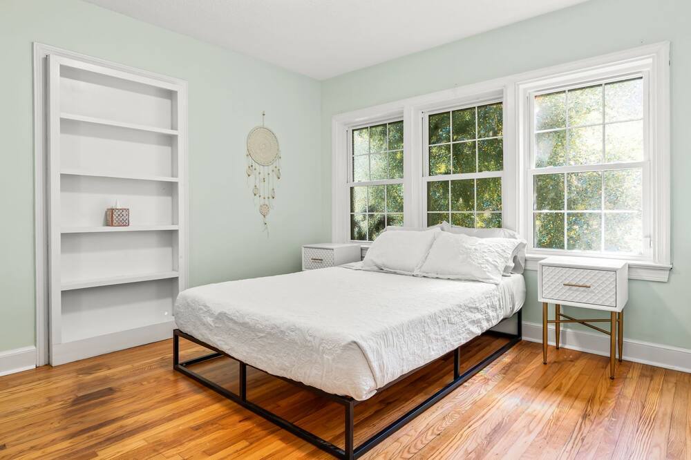 Photo of Bedroom in Old Irving Park
