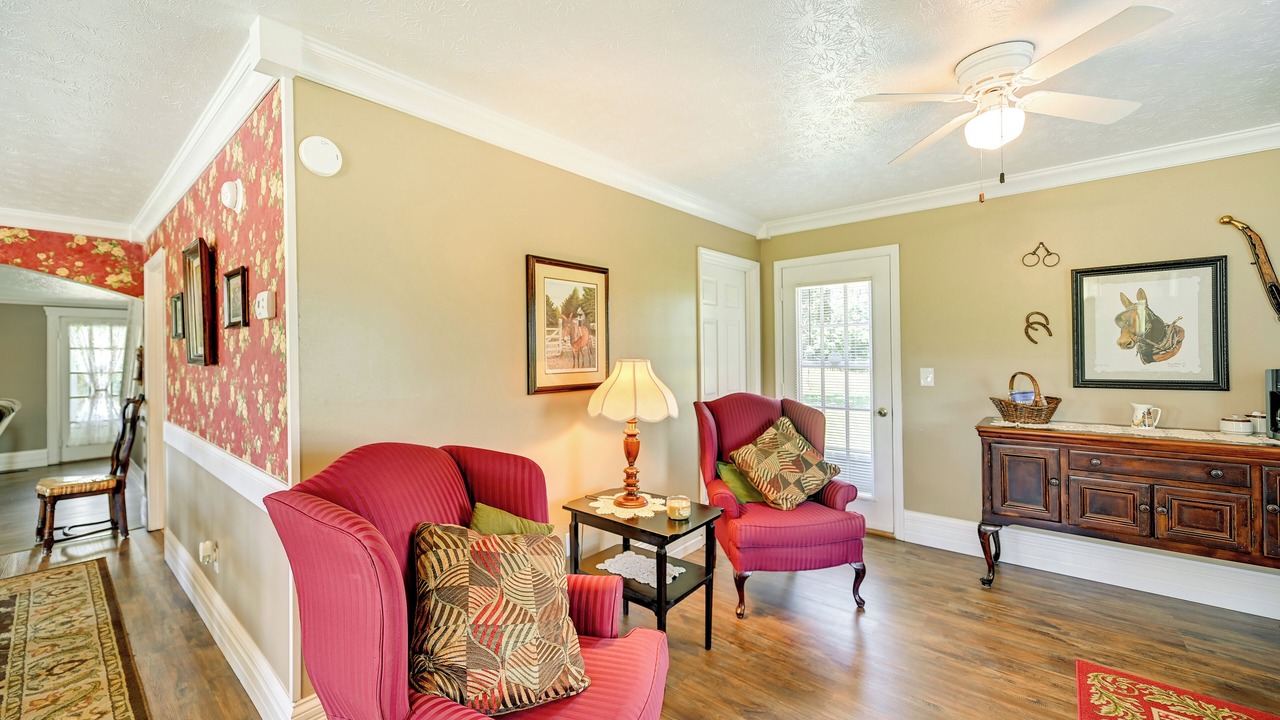 Photo of Livingroom in Monticello