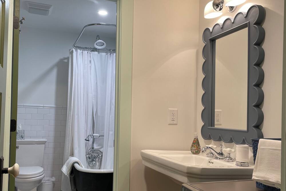 Photo of Bathroom in Charles City