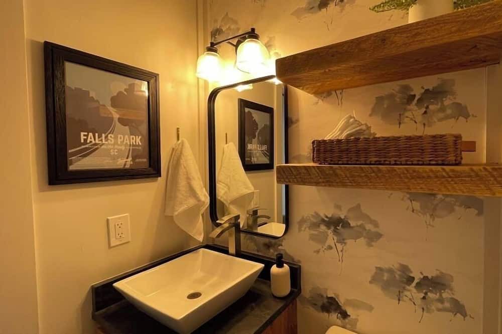 Photo of Bathroom in Travelers Rest