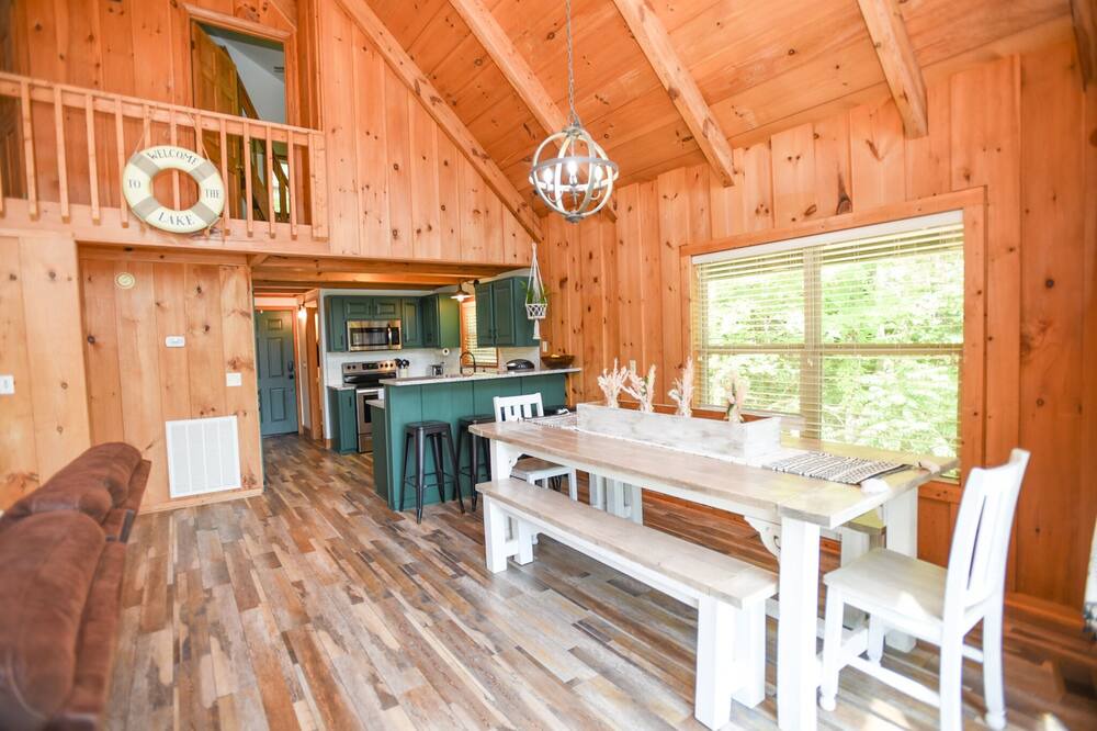 Photo of Kitchen in Flat Hollow Marina