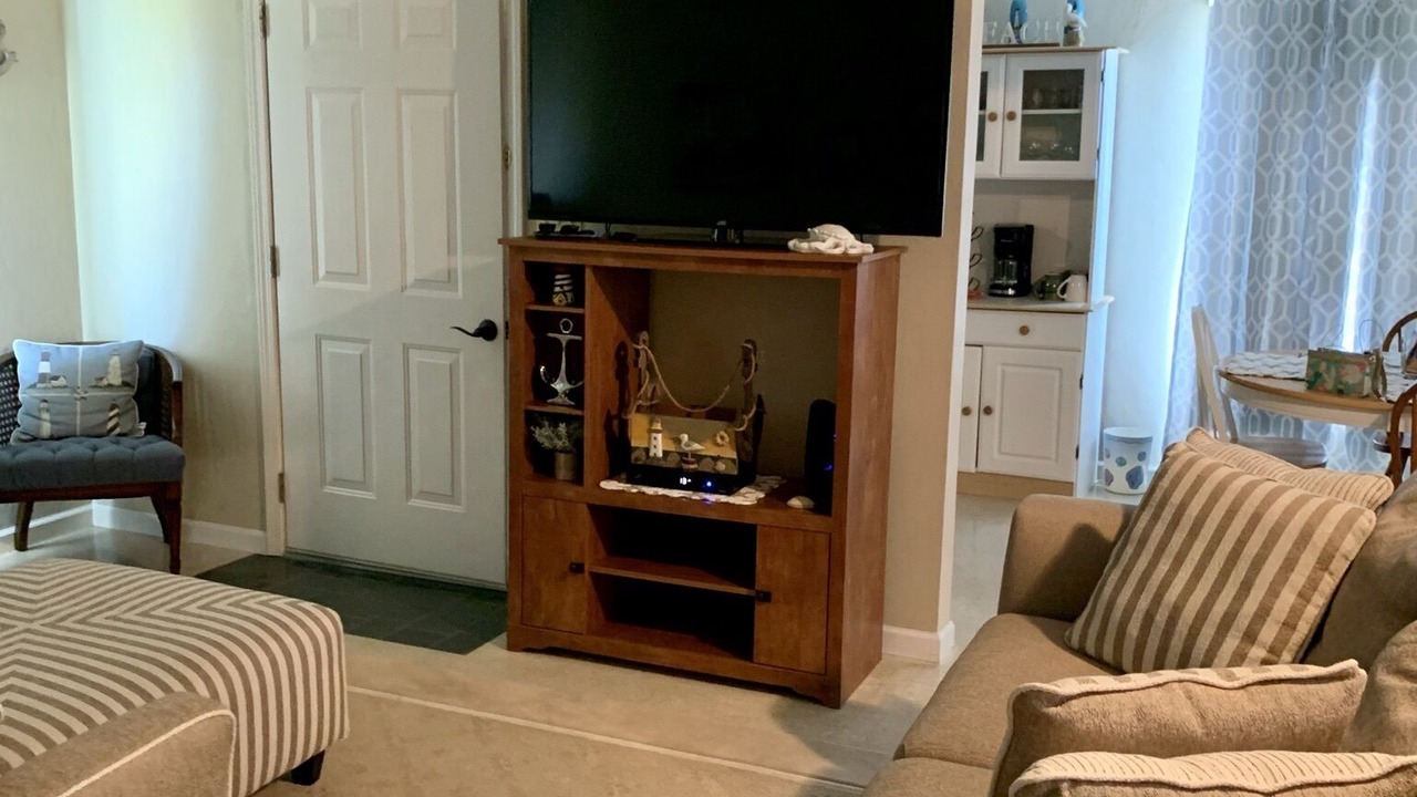 Photo of Livingroom in Avon