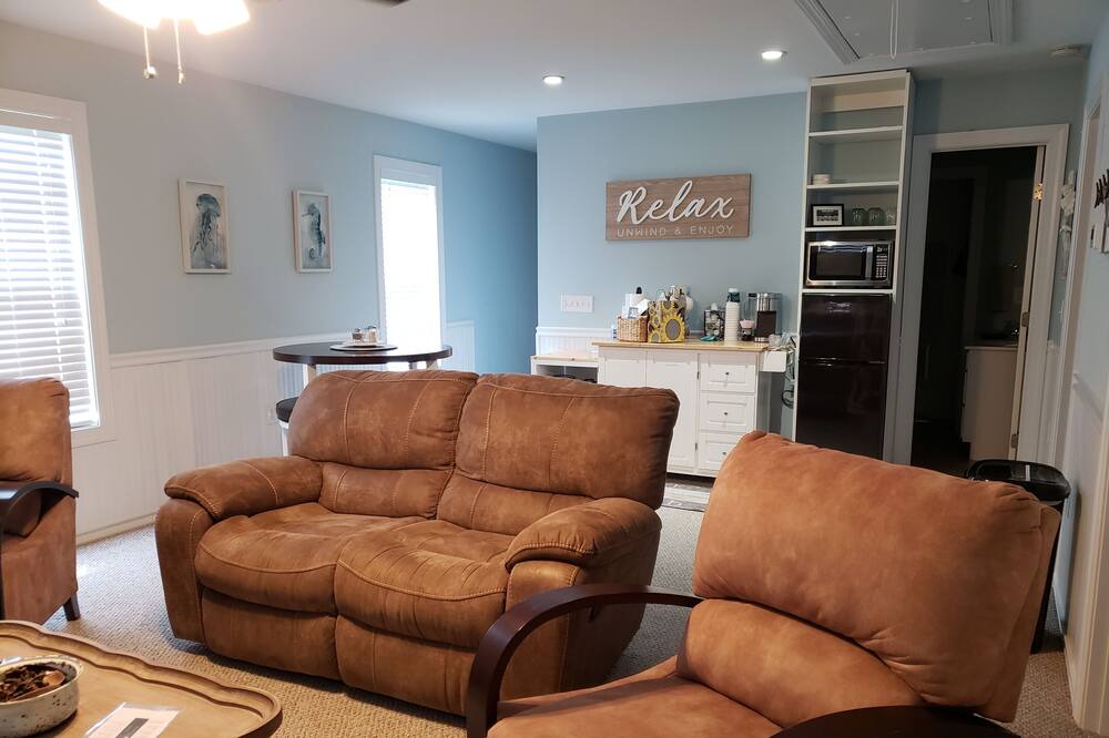 Photo of Livingroom in Silver Lake
